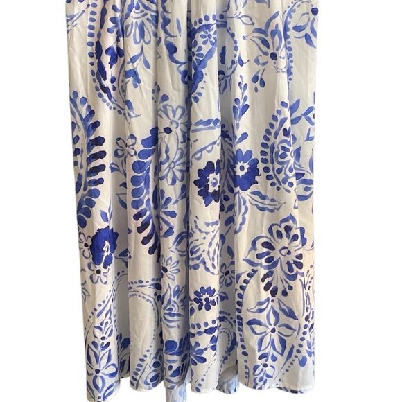 Woman’s Blue/White Sleeveless Floral Print Midi Dress. Size Small - Picture 5 of 5